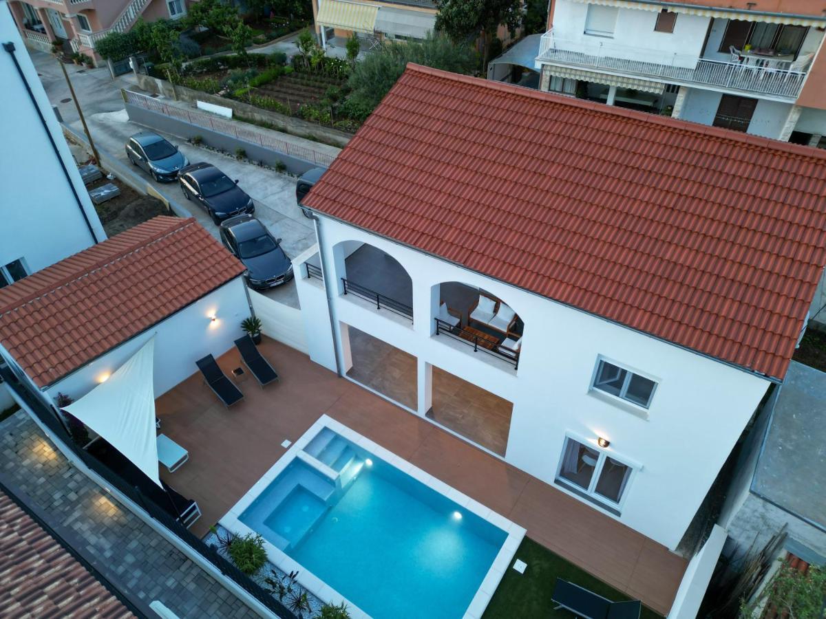Bernie Apartments With A Pool Zadar Exteriör bild