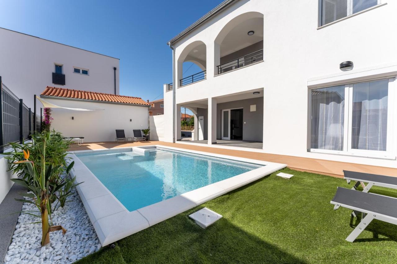 Bernie Apartments With A Pool Zadar Exteriör bild
